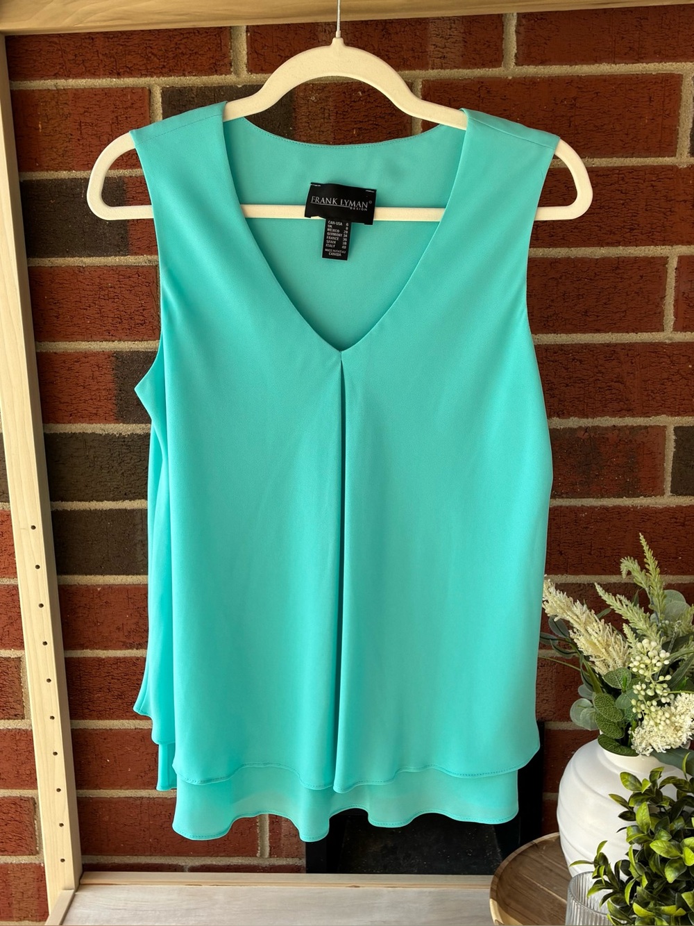 Frank Lyman Design Teal V-Neck Sleeveless Blouse size 6 Pullover Elegant